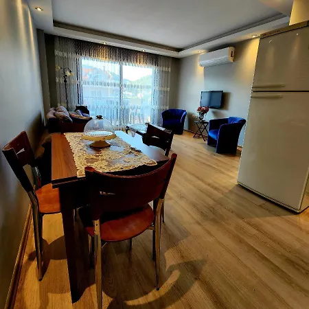 Comfort House, Free Swimming Pool And Parking Appartement