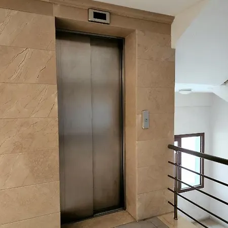 Comfort House, Free Swimming Pool And Parking * 马尔马里斯